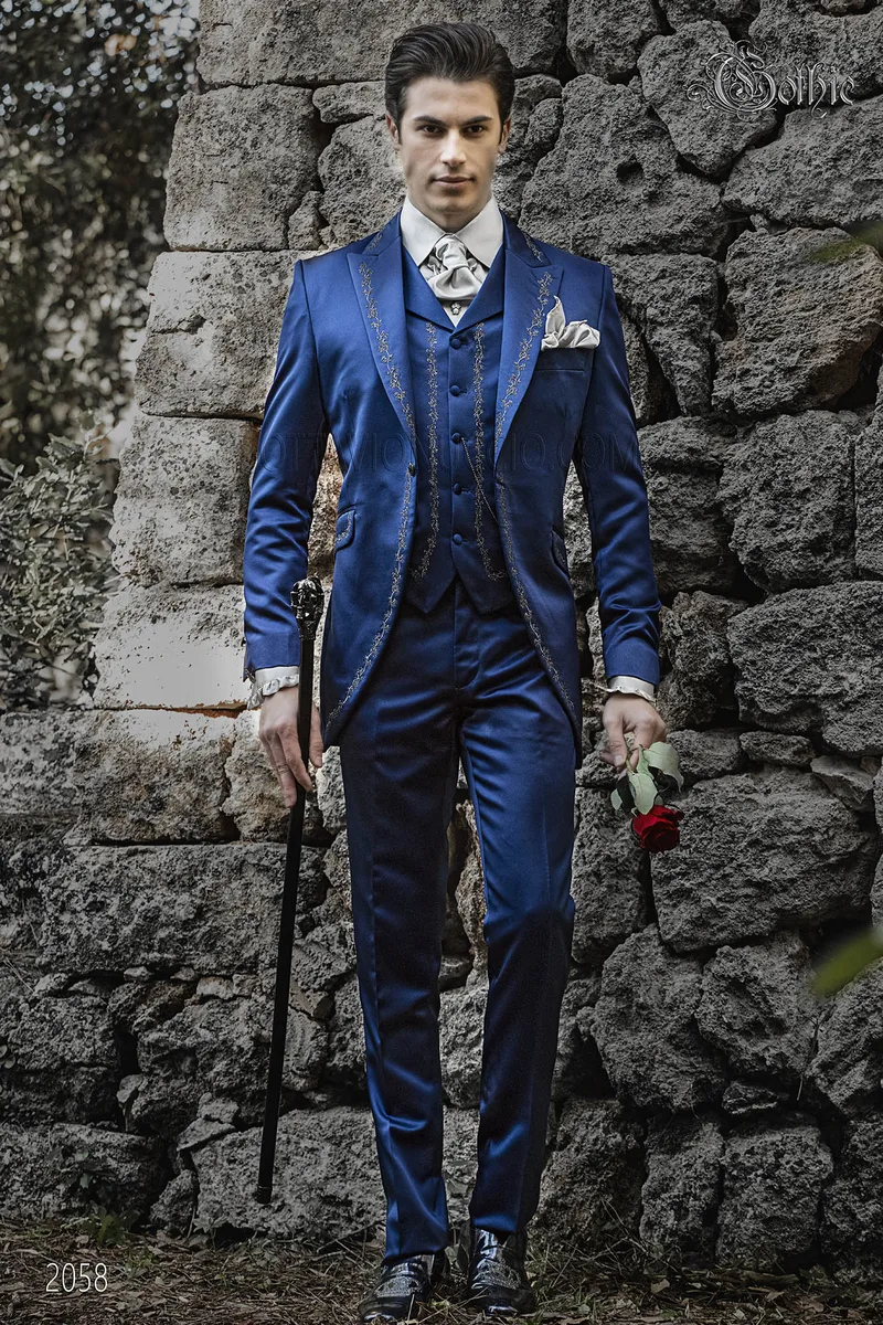 Vestito da sposo luxury in raso blu elettrico con ricamo 1