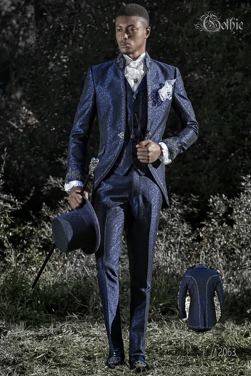 Vestito da sposo stile barocco gotico blu ricamato argento 1