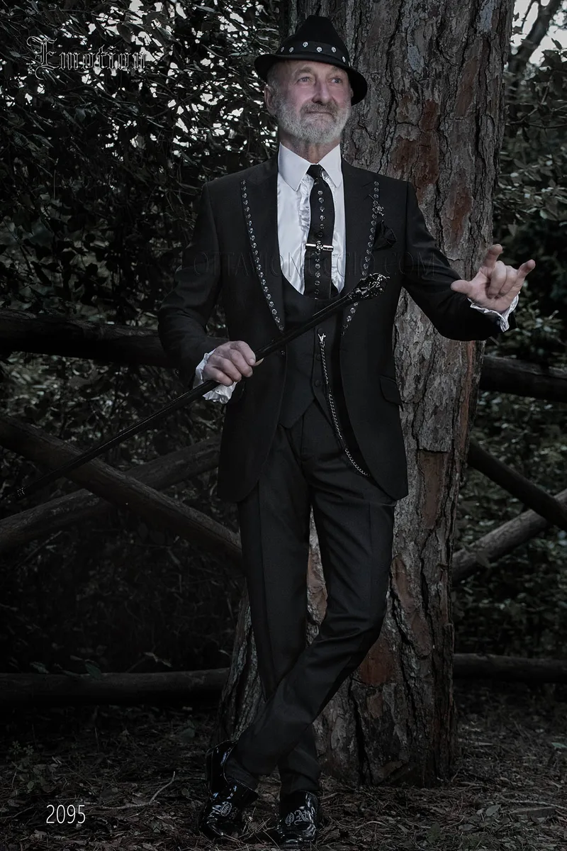 Abito sposo hipster nero, teschi sul rever 2