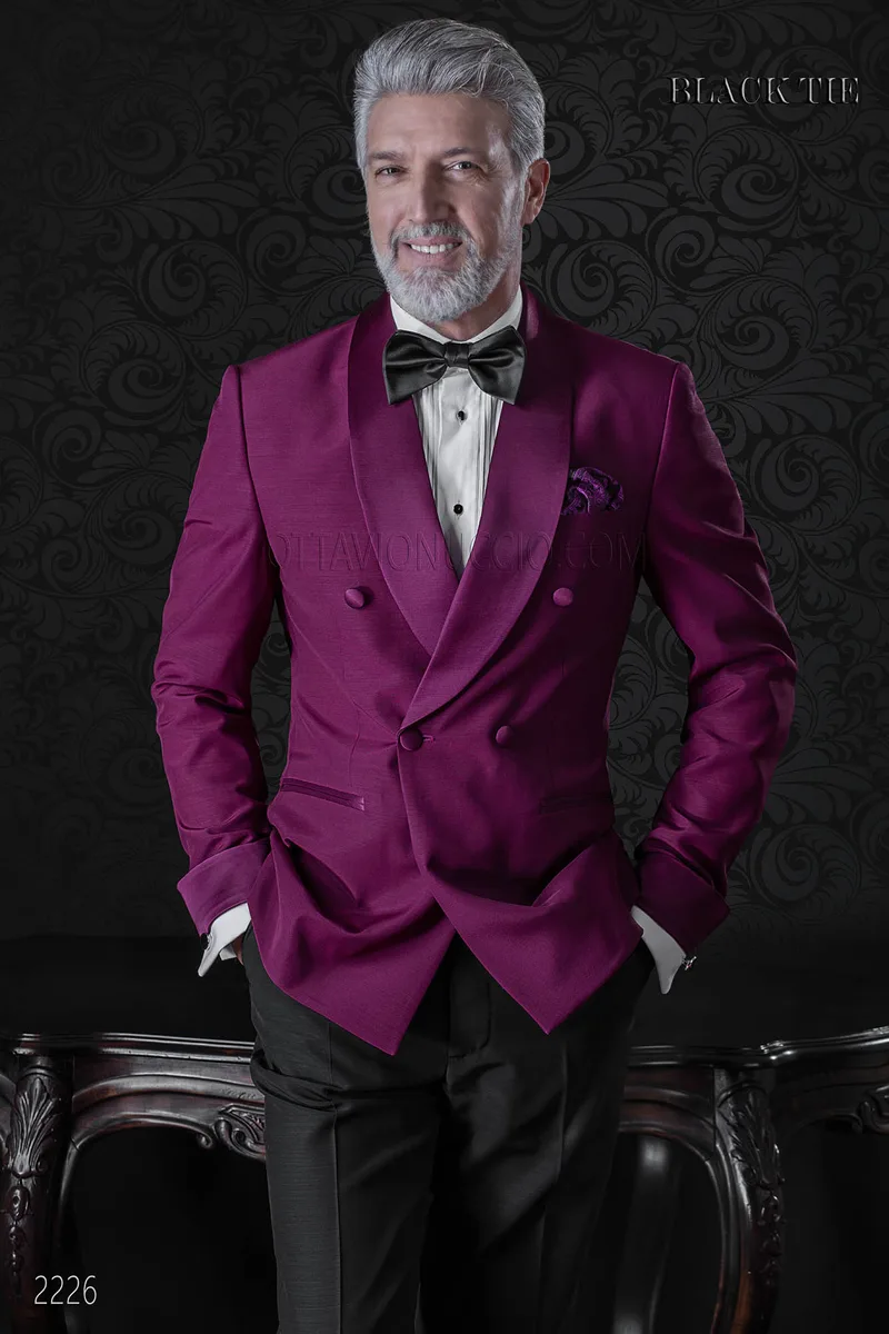 Giacca smoking doppiopetto fucsia, pantalone nero 1