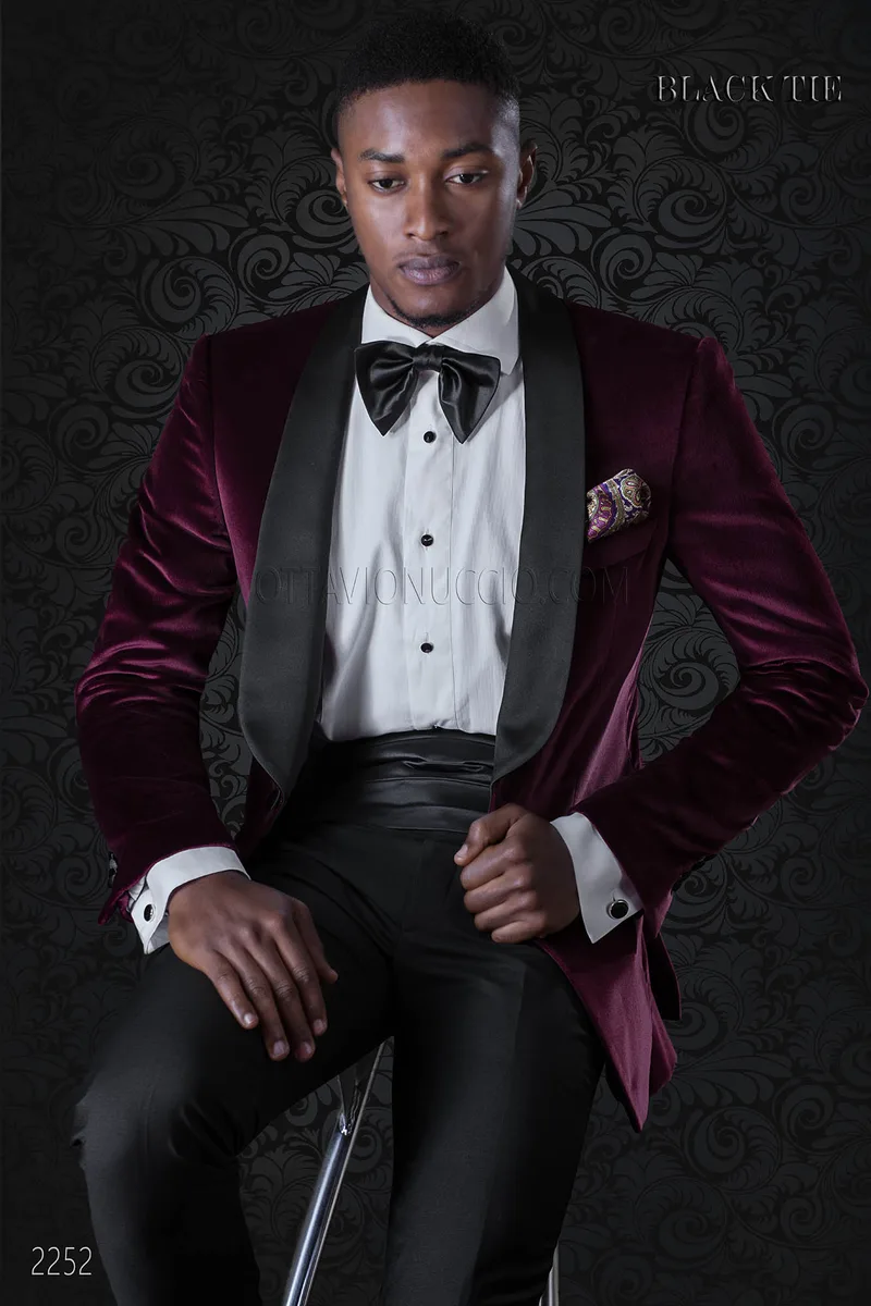 Giacca smoking uomo in velluto bordeaux, pantalone nero 1