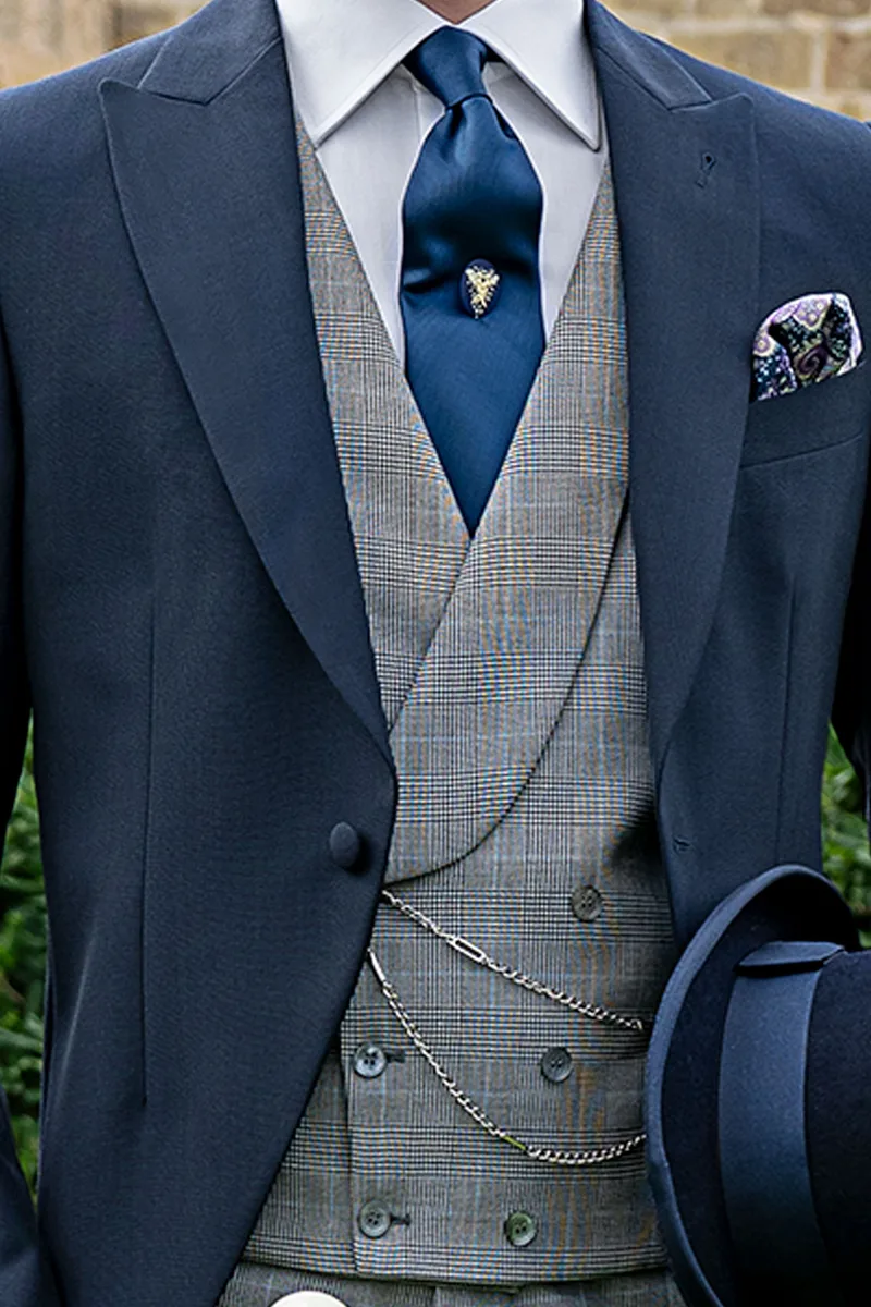 Tight sposo blu con gilet e pantalone principe di galles 2