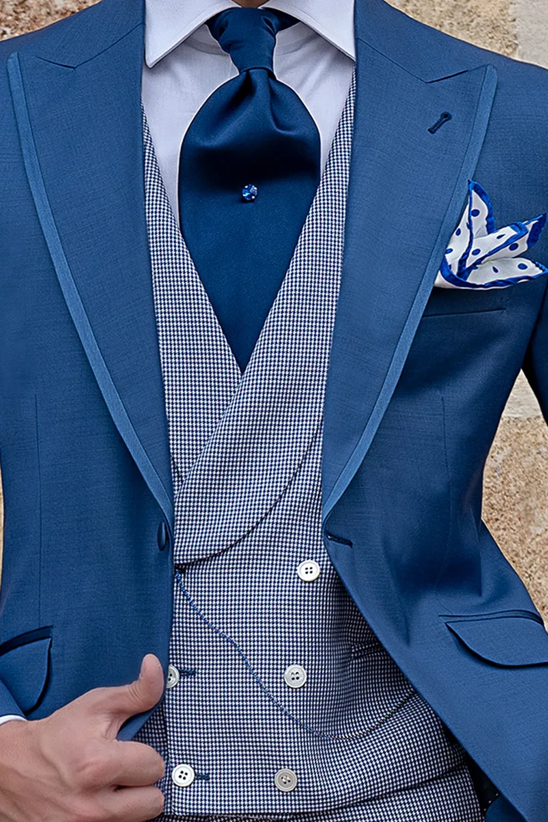 Abito sposo uomo giacca blu royal, gilet e pantalone pied poul 3