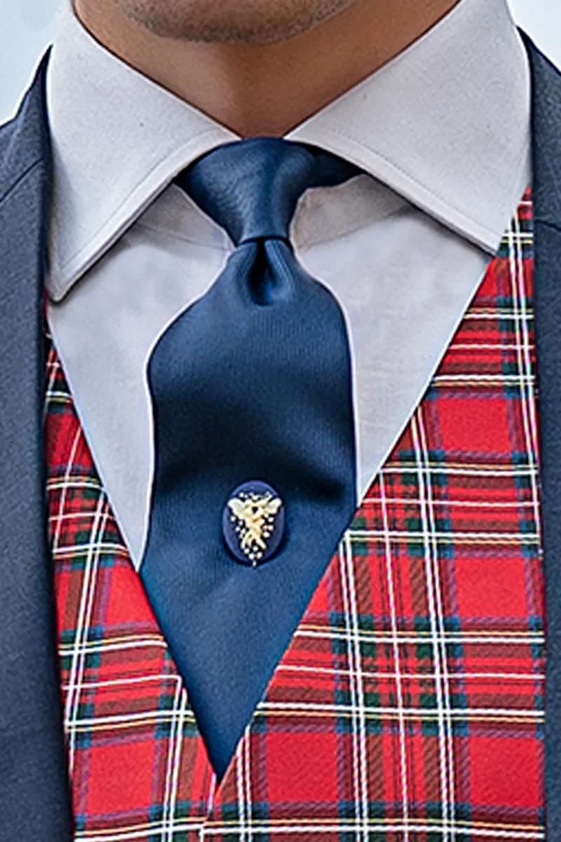 Tight abito uomo blu pura lana, gilet tartan rosso seta 2