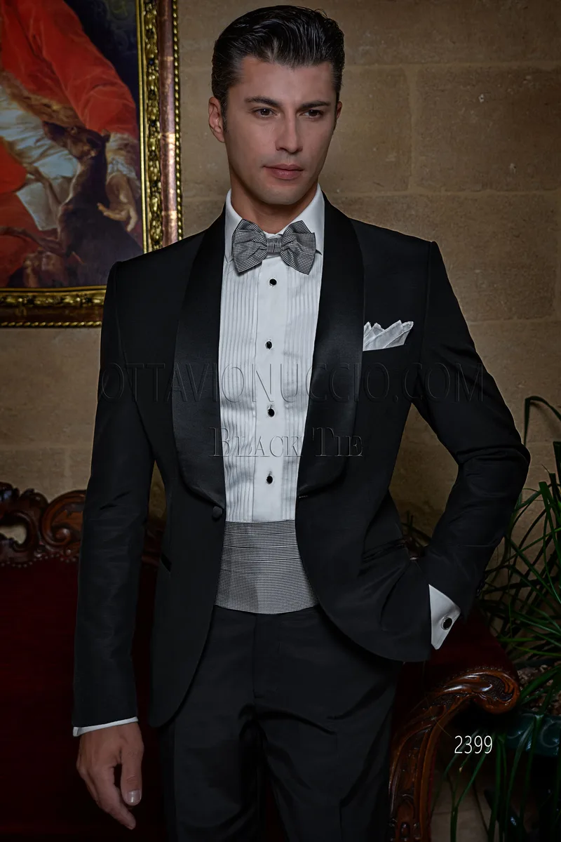 Smoking vestito uomo elegante nero collo sciallato 1