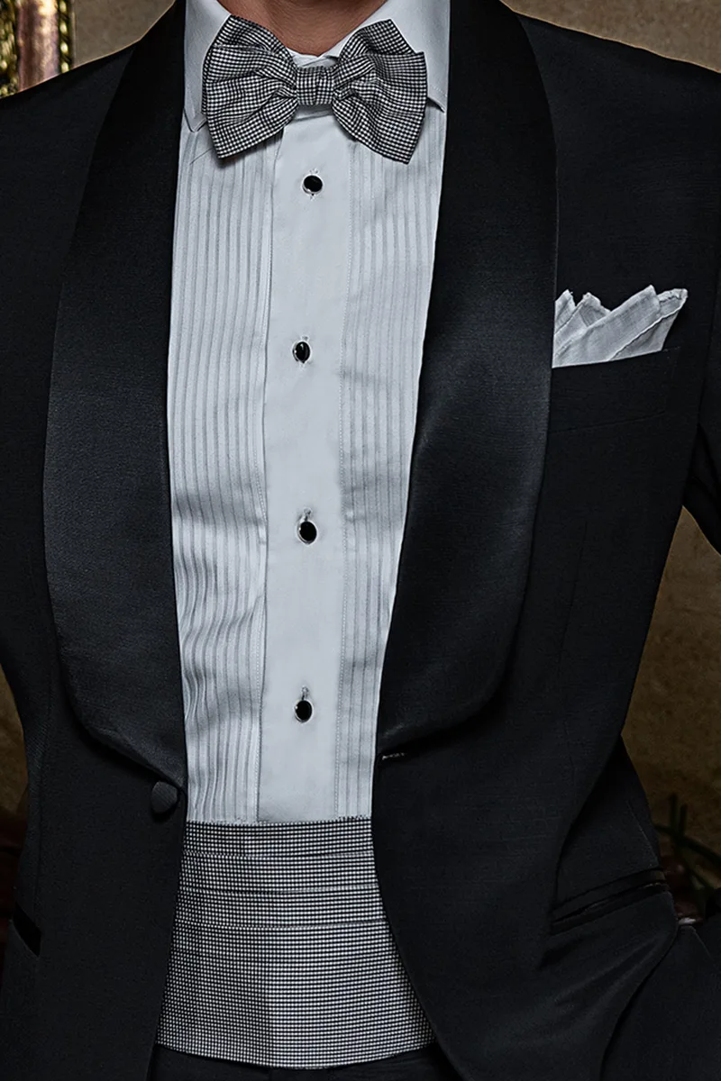 Smoking vestito uomo elegante nero collo sciallato 2