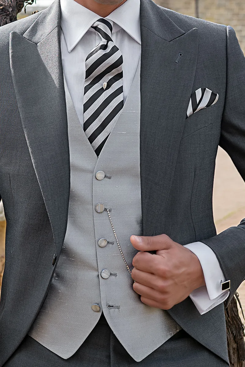 Vestito tight moderno grigio antracite in misto lana mohair 2