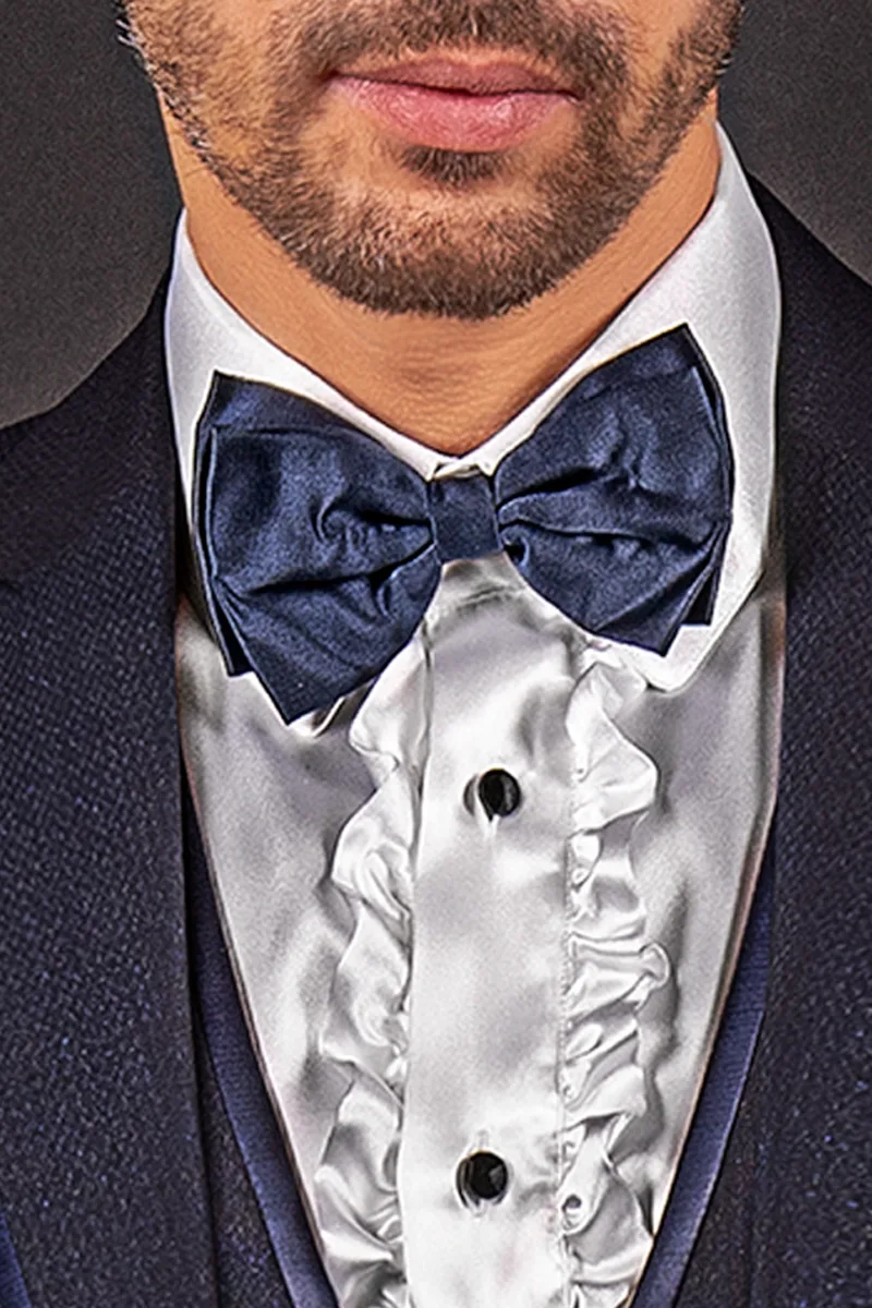 Vestito sposo moderno blu, bordino raso blu sul rever 2