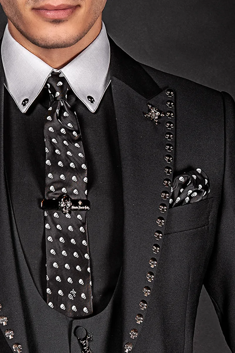 Abito sposo nero steampunk con applicazioni metalliche teschi 4