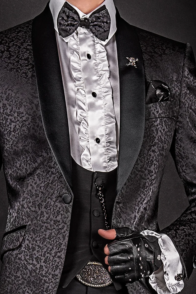 Giacca moda uomo in nero damascato, gilet e pantaloni neri 2