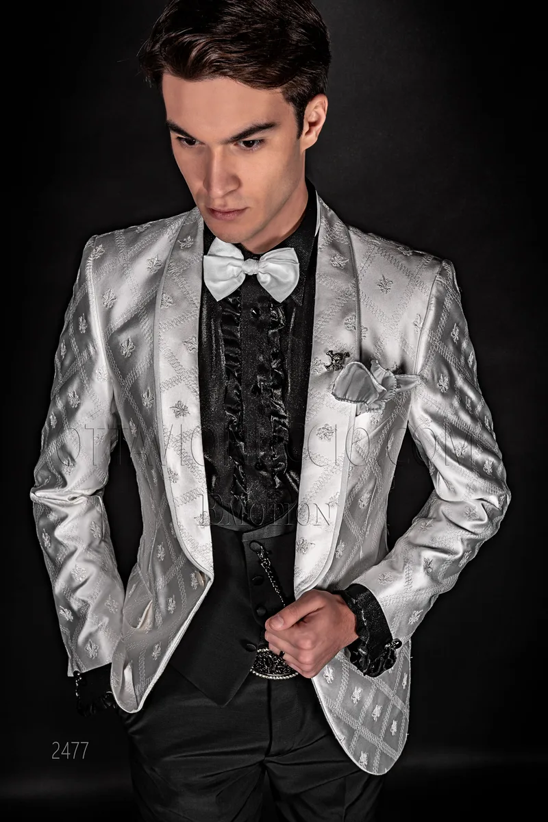 Giacca uomo in raso bianco ricamata, pantalone e gilet nero 1