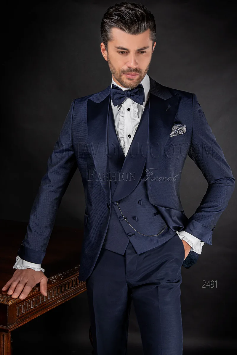 Abito moda sposo fashion uomo blu con contrasti in raso 1