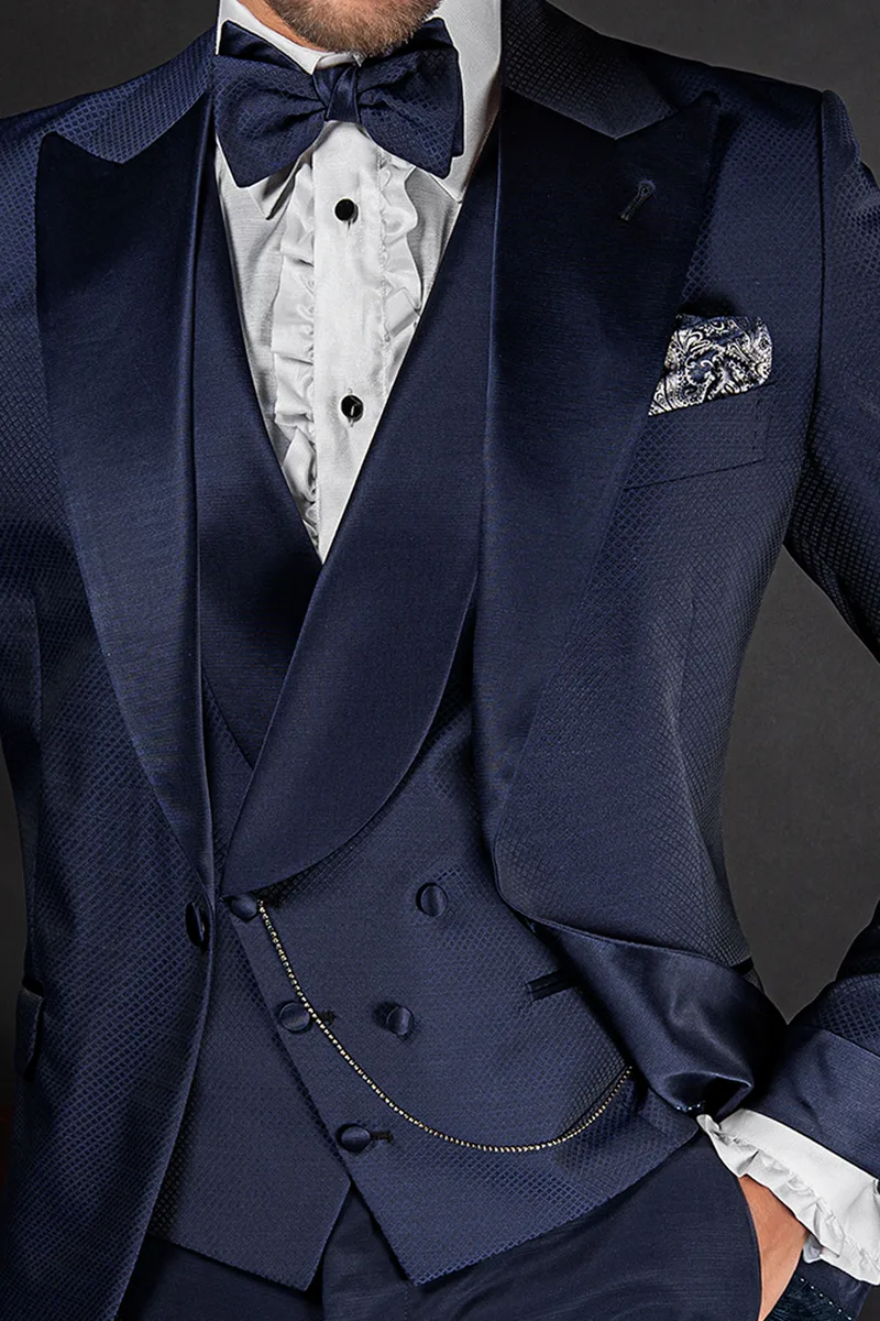 Abito moda sposo fashion uomo blu con contrasti in raso 3