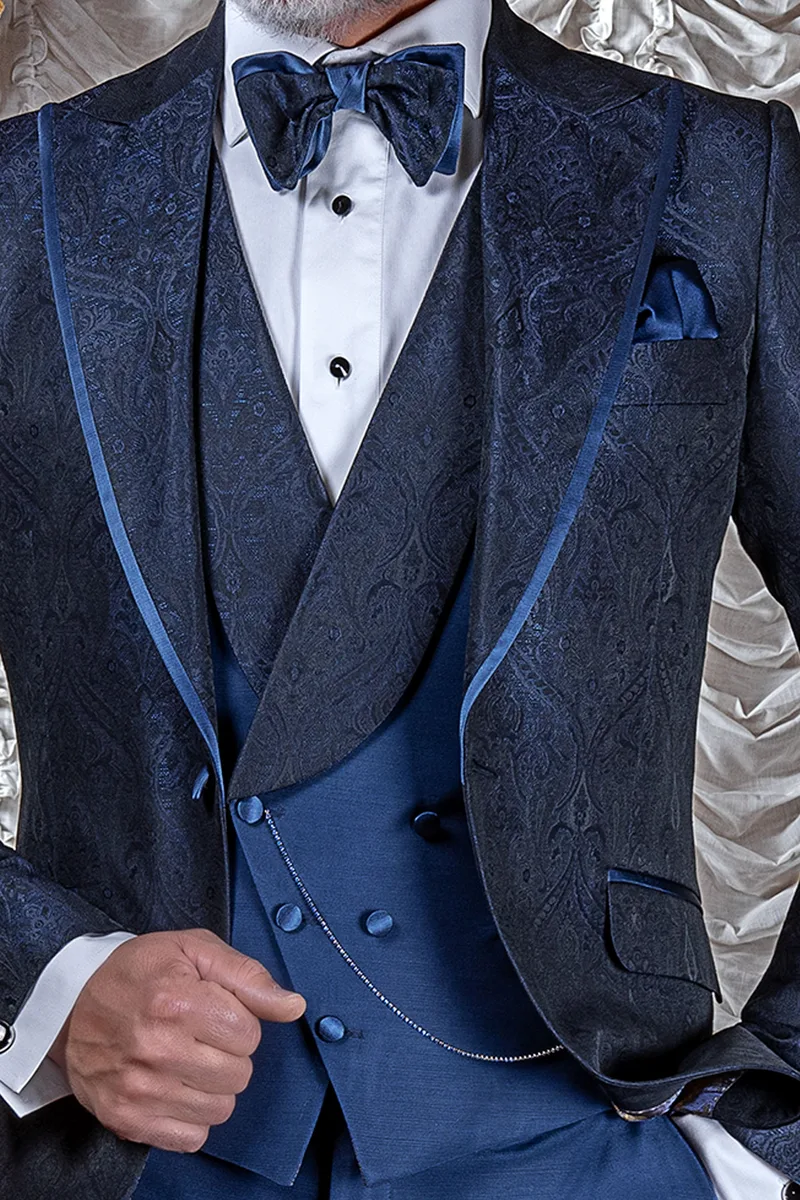 Abito sposo damascato blu, profili in raso da uomo 2