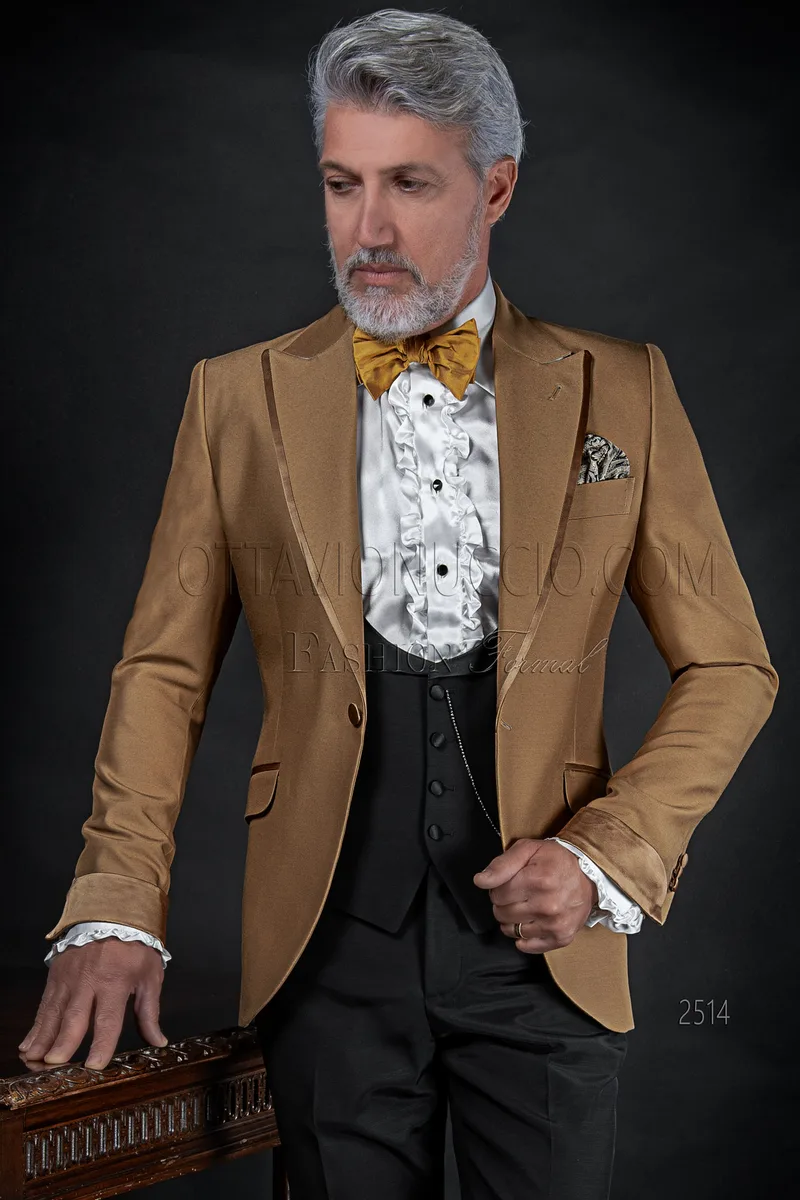 Vestito moda fashion uomo oro, pantalone e gilet nero 1