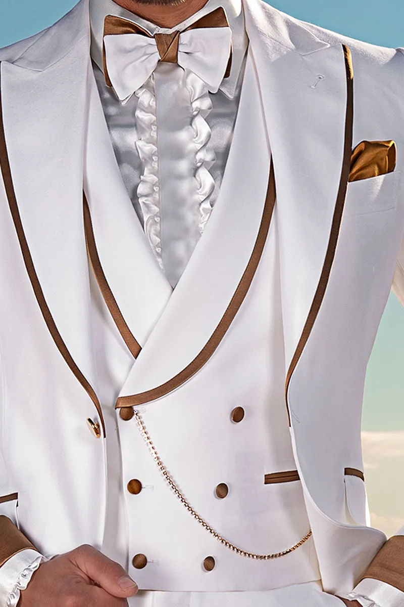 Vestito uomo fashion su misura bianco, contrasti oro sul rever e maniche 2