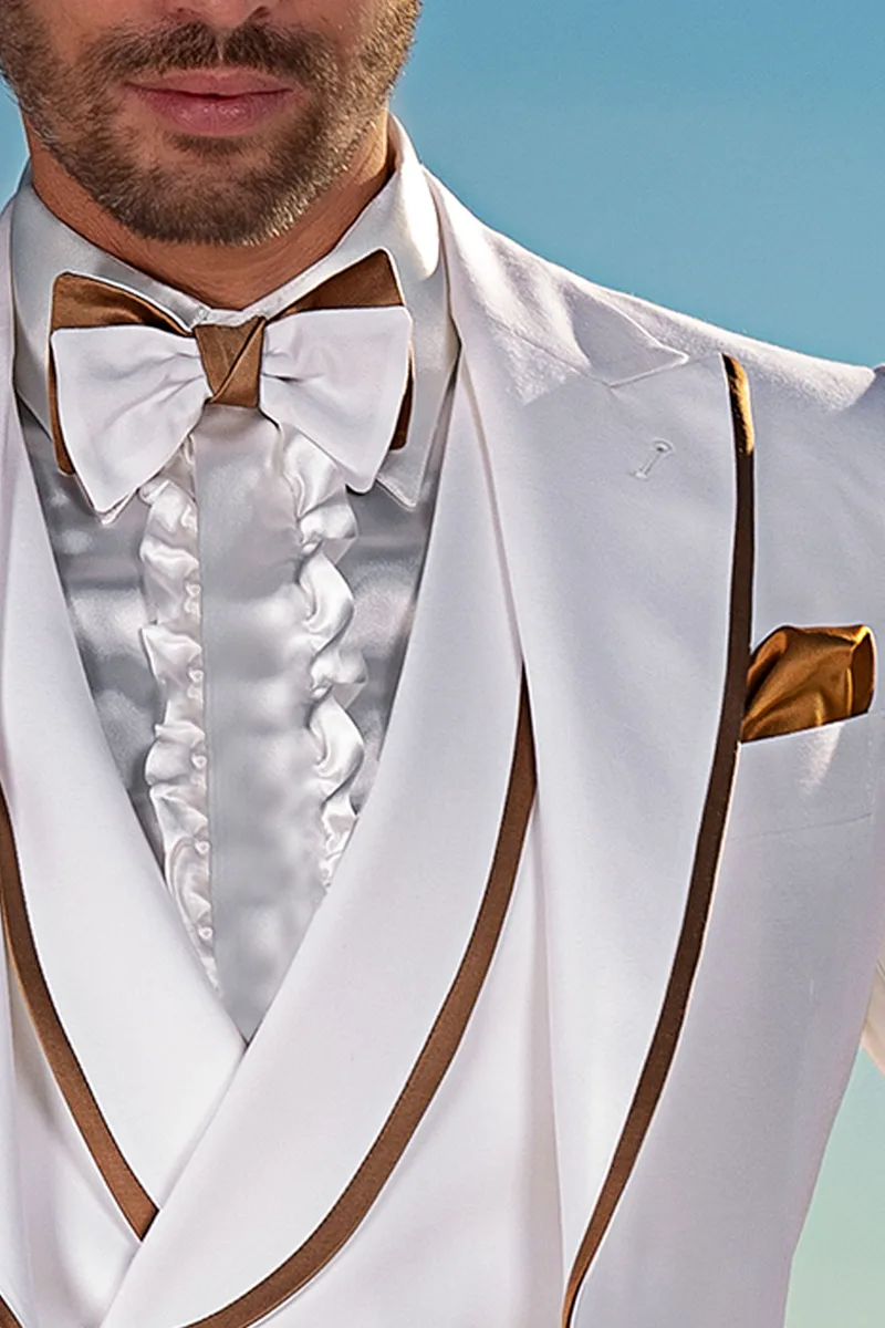 Vestito uomo fashion su misura bianco, contrasti oro sul rever e maniche 3