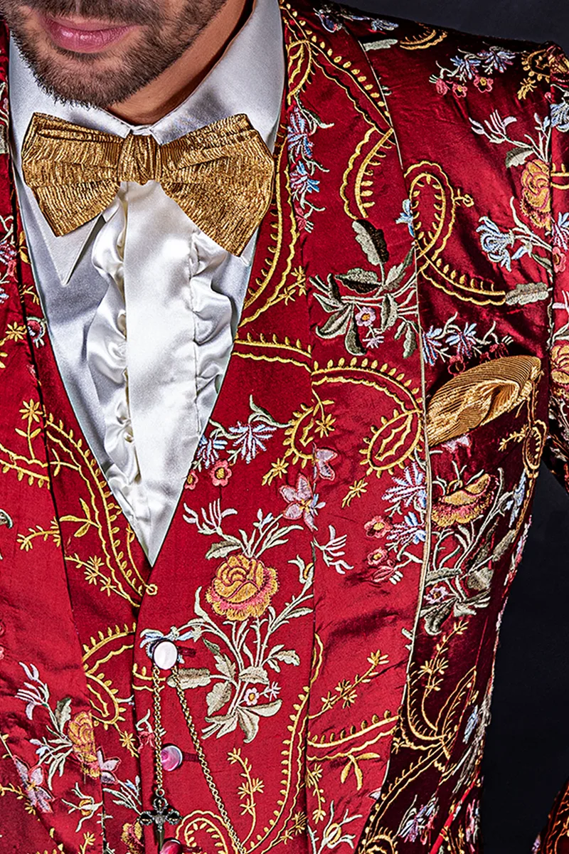 Abito alternativo uomo moderno in seta ricamata rosso e oro 3