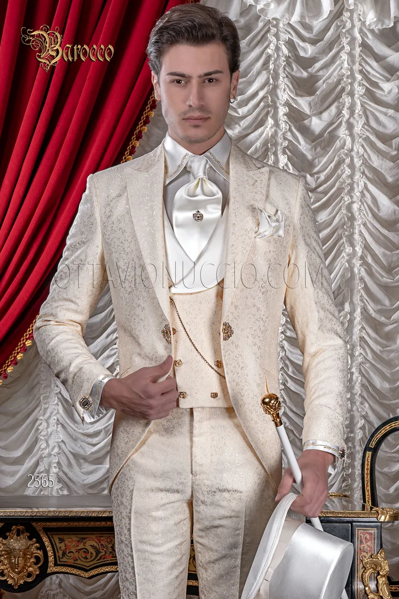Abito da sposo uomo damascato avorio matrimonio stile barocco 1