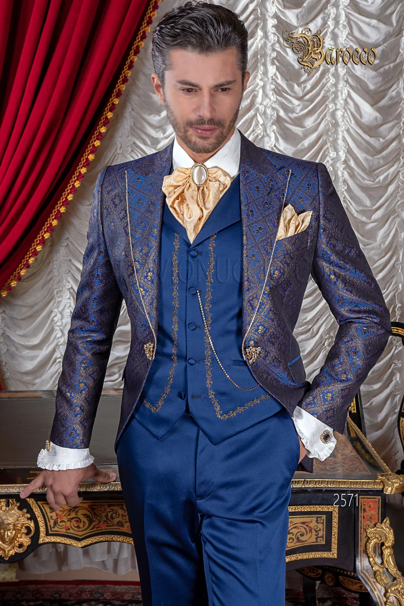 Abito sposo da matrimonio barocco in tessuto broccato blu e oro 1