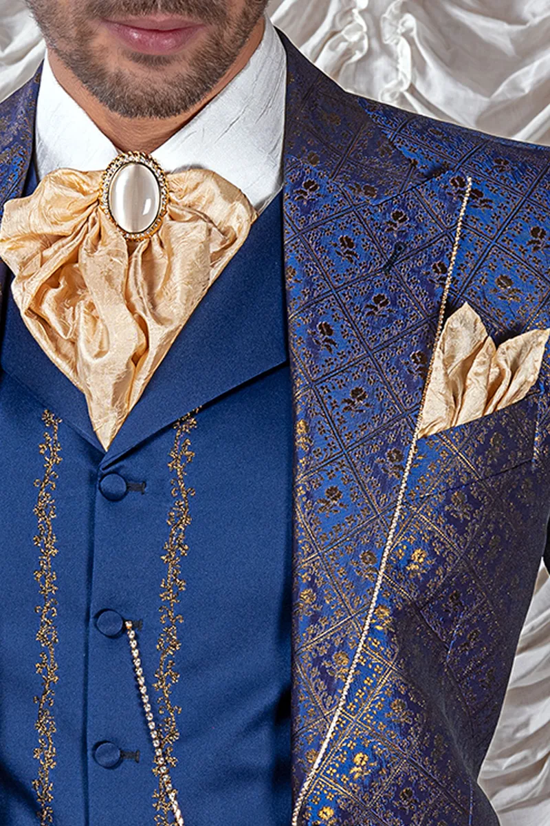 Abito sposo da matrimonio barocco in tessuto broccato blu e oro 3
