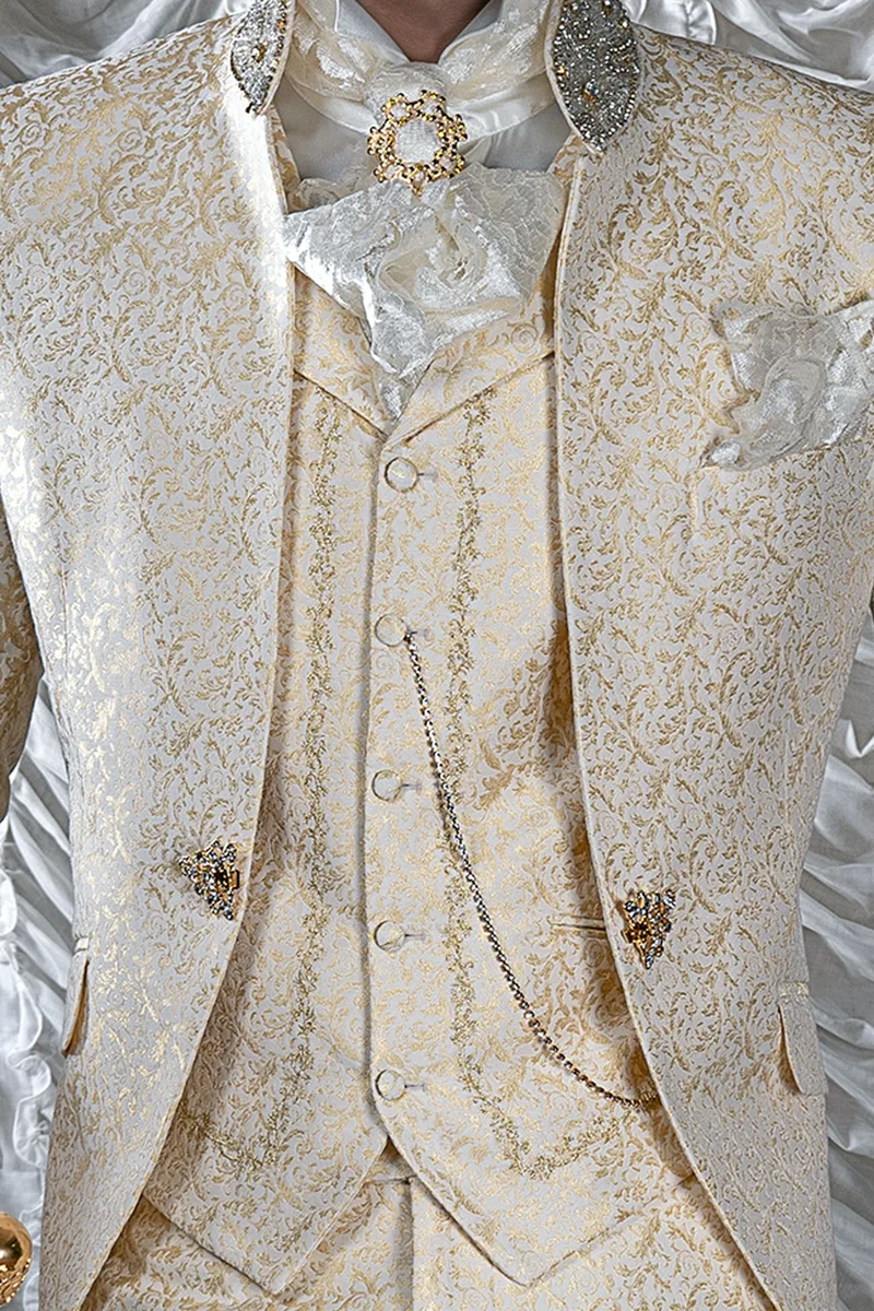 Abito sposo coreano broccato bianco oro matrimoni stile barocco 2