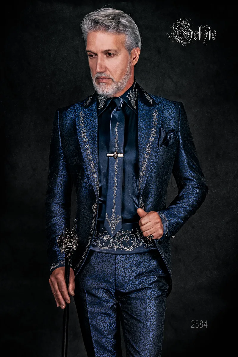 Abito da sposo gotico blu in tessuto broccato con ricamo argento 1