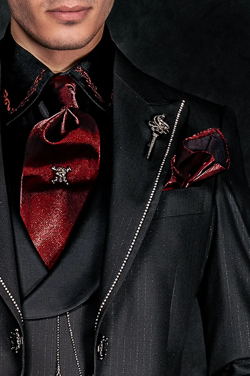 Abito moderno stile steampunk sposo gessato nero e strass sul rever 4