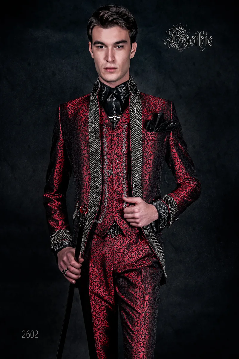 Abito sposo stile gotico broccato rosso con cristalli neri argento 1