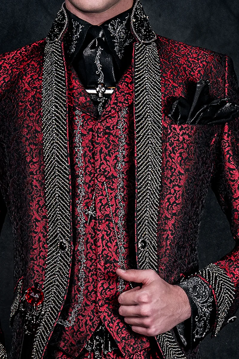 Abito sposo stile gotico broccato rosso con cristalli neri argento 2