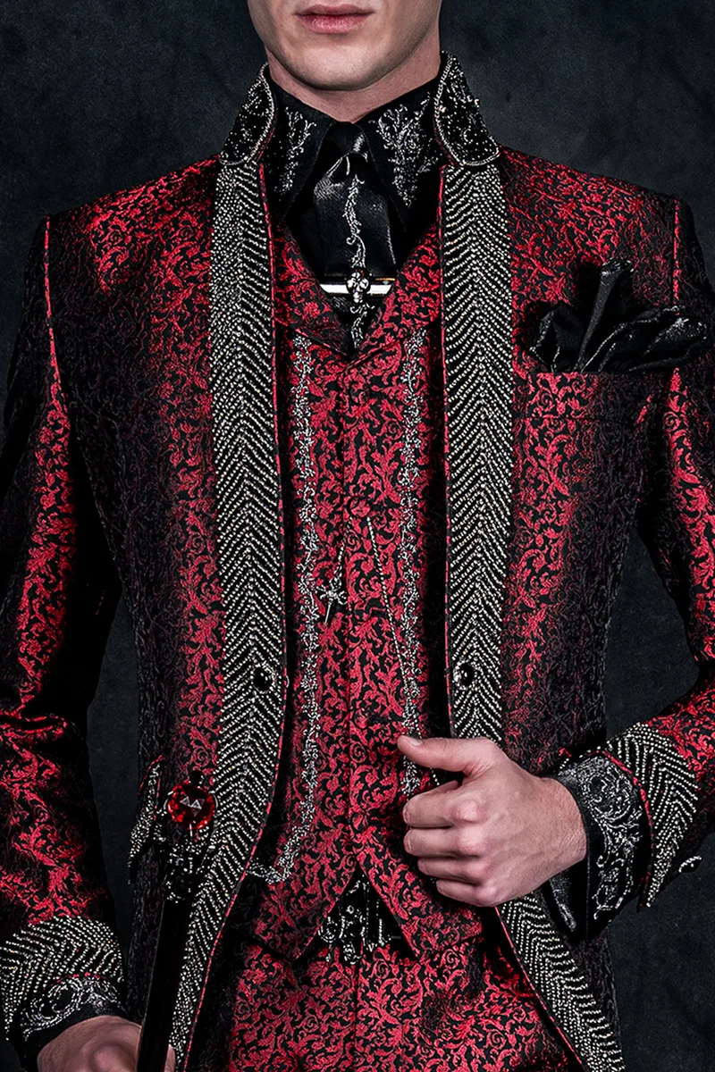 Abito sposo stile gotico broccato rosso con cristalli neri argento 3