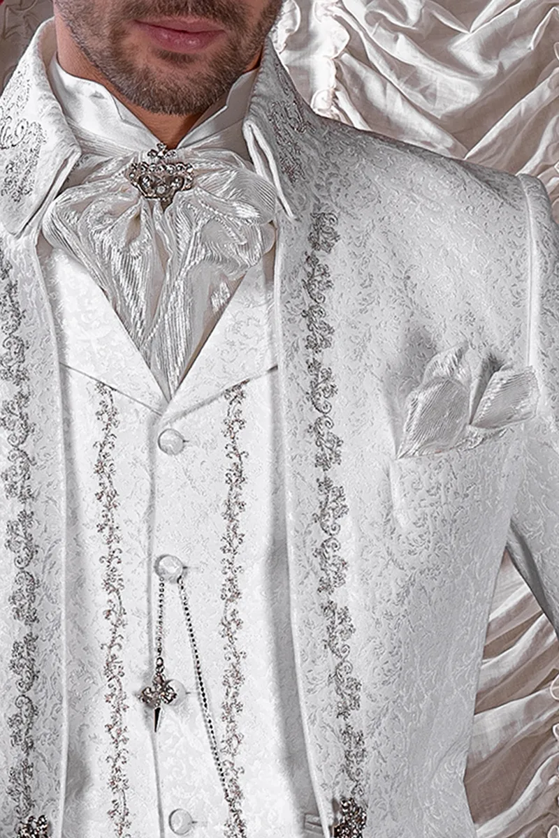 Vestito sposo uomo redingote broccato bianco con ricami argento 3