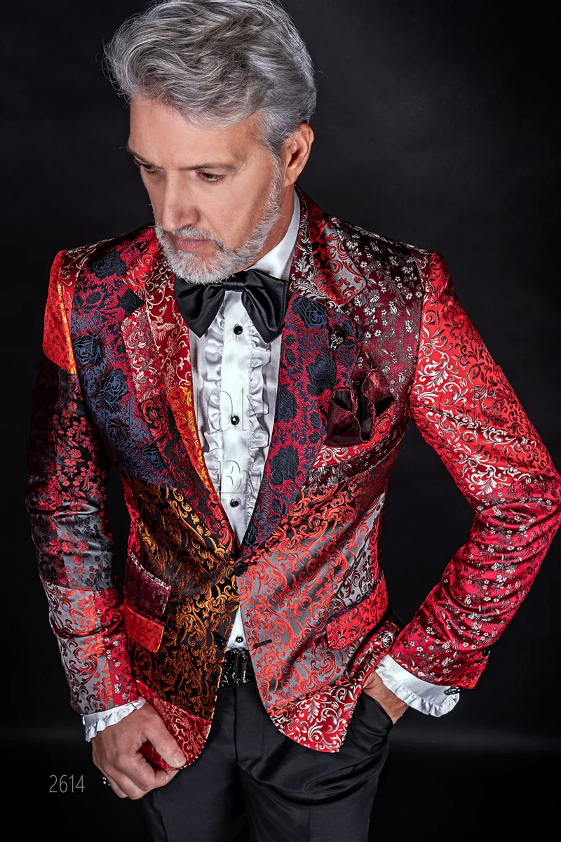 Giacca in seta patchwork rossa con pantalone nero moda uomo 1