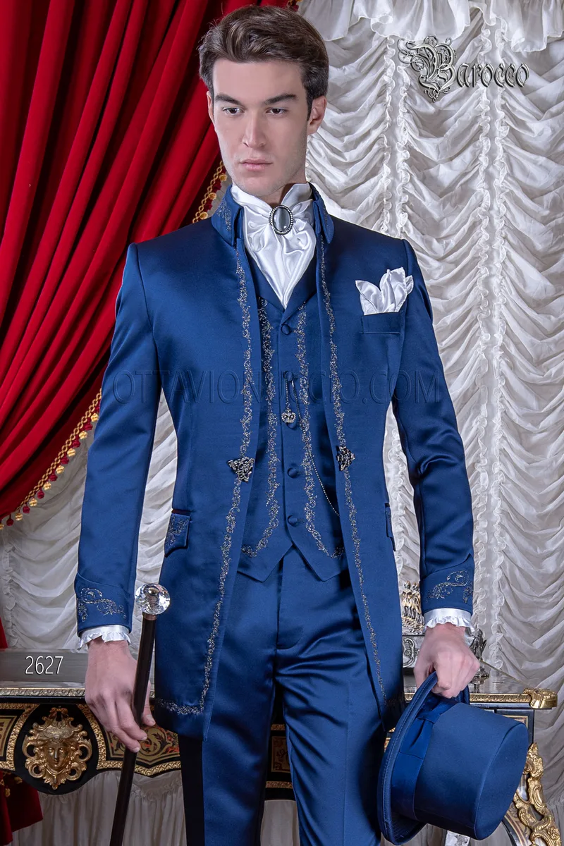 Abito sposo blu ricamato argento, redingote di lusso raso blu 1