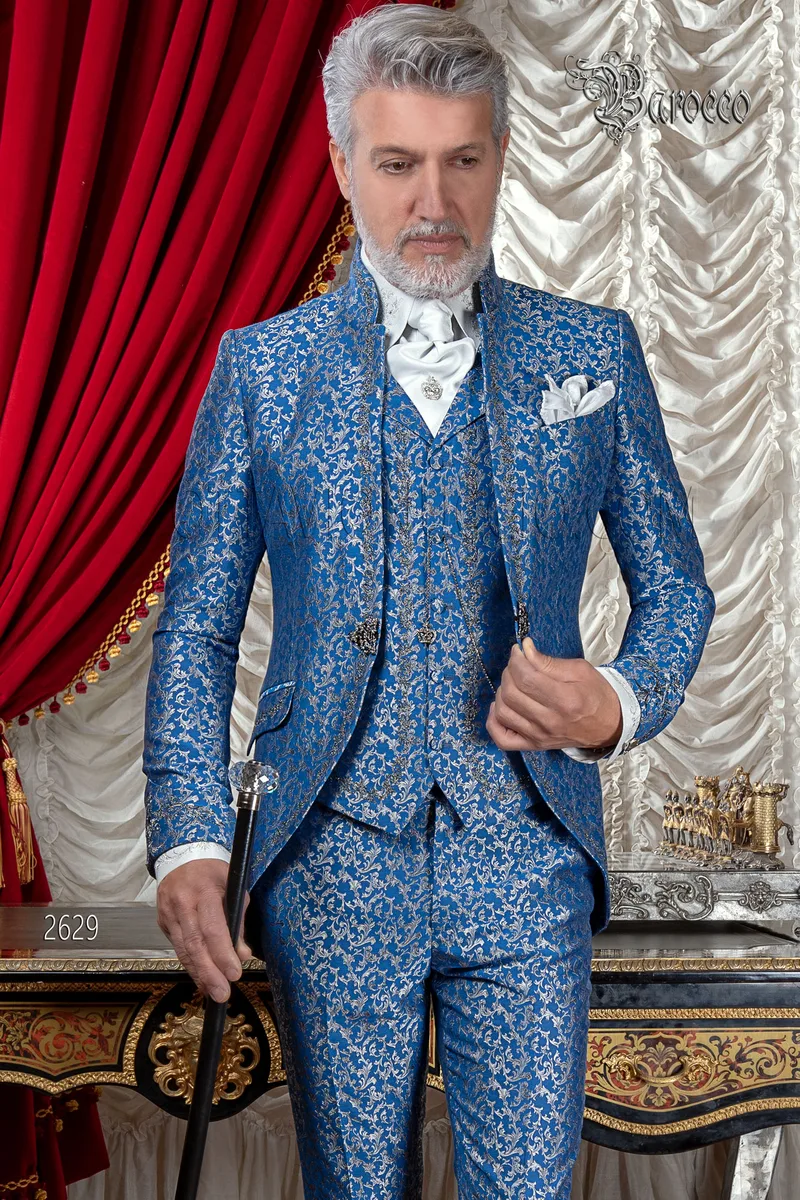 Abito da sposo coreana blu royal ricamata argento stile barocco 1