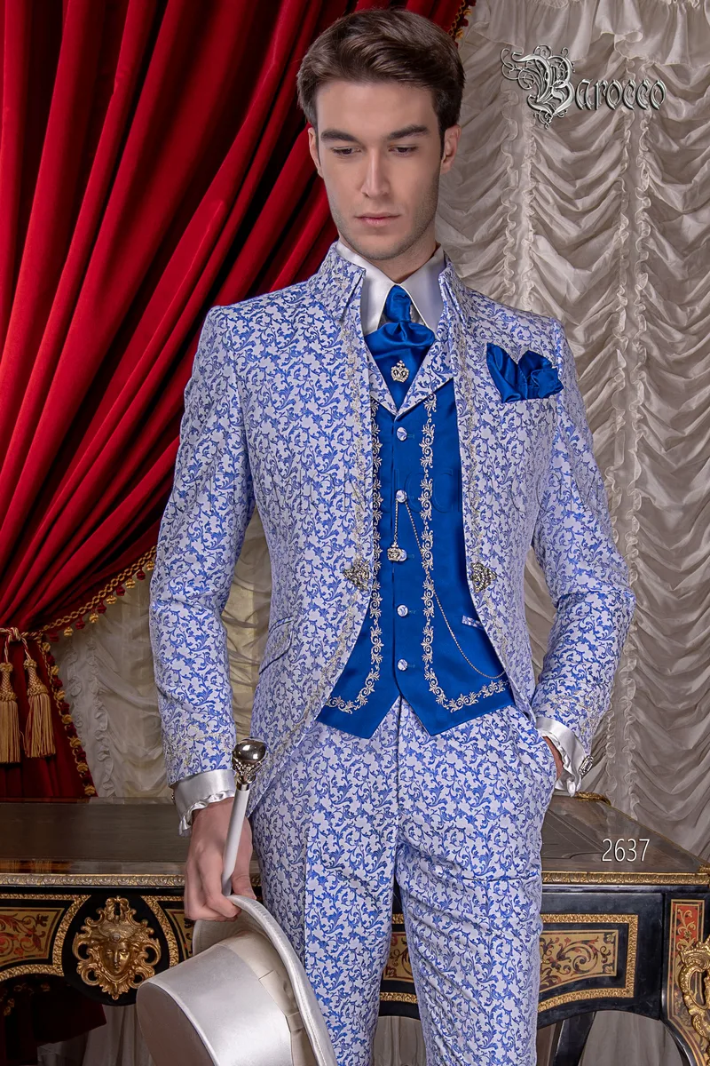 Abito sposo ricamato stile barocco damascato bianco e blu royal 1