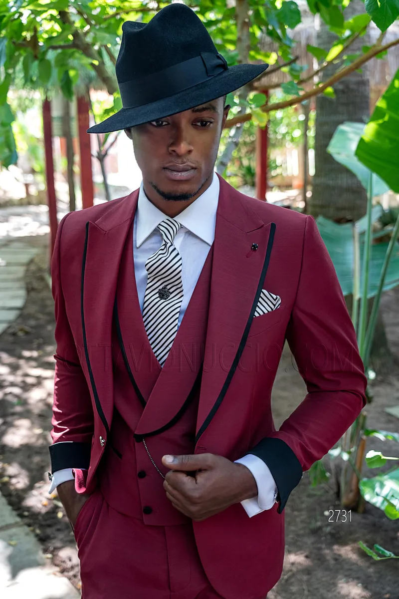 Completo cerimonia uomo fashion in misto lana rosso con contrasti neri 1