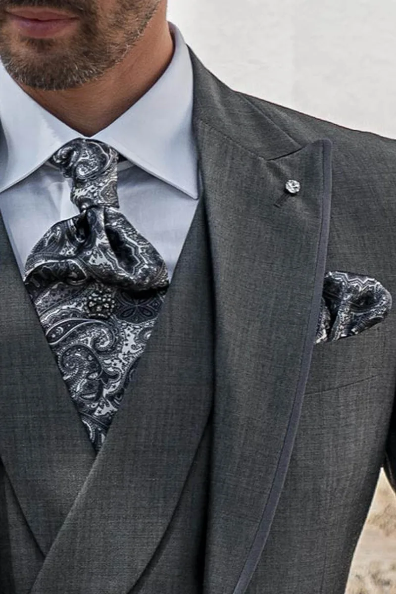 Abito da cerimonia uomo moda grigio con Gilet doppiopetto 4