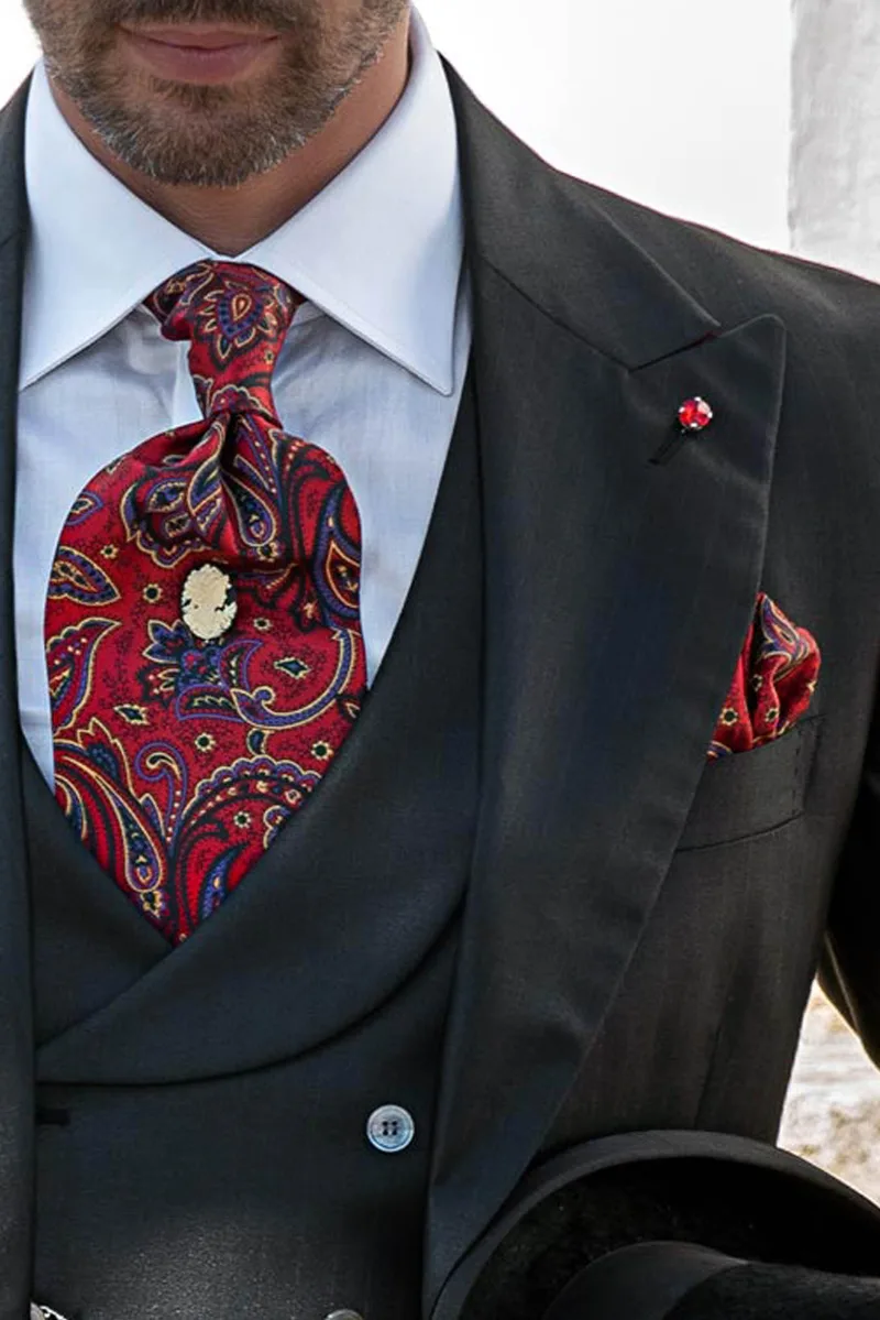 Tight moderno nero da uomo gessato rosso, gilet doppiopetto sciallato 3
