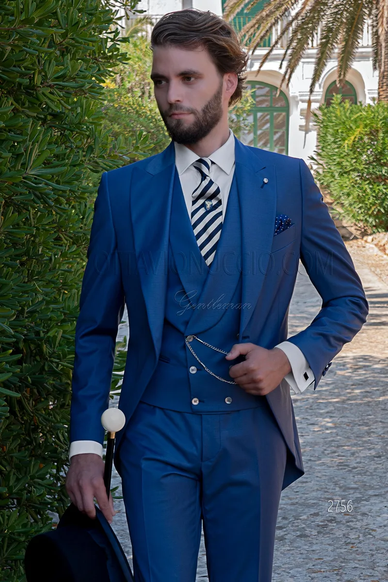 Tight da cerimonia moderno blu royal e gilet doppiopetto – pa