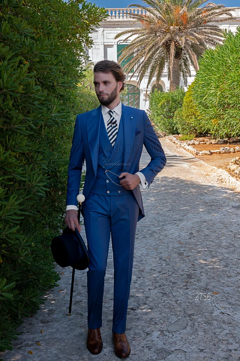 Tight da cerimonia moderno blu royal e gilet doppiopetto – fi
