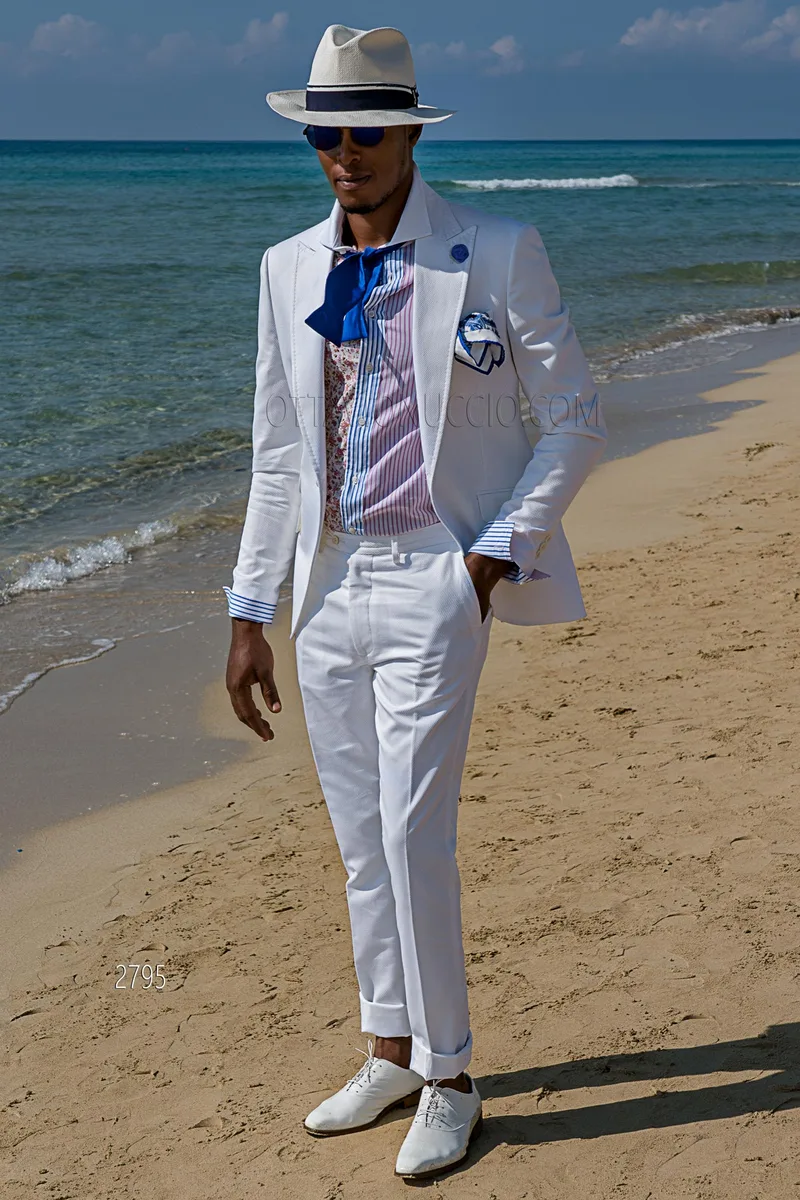 Abito cerimonia moderno in piquet bianco ideale per matrimonio in spiaggia 1