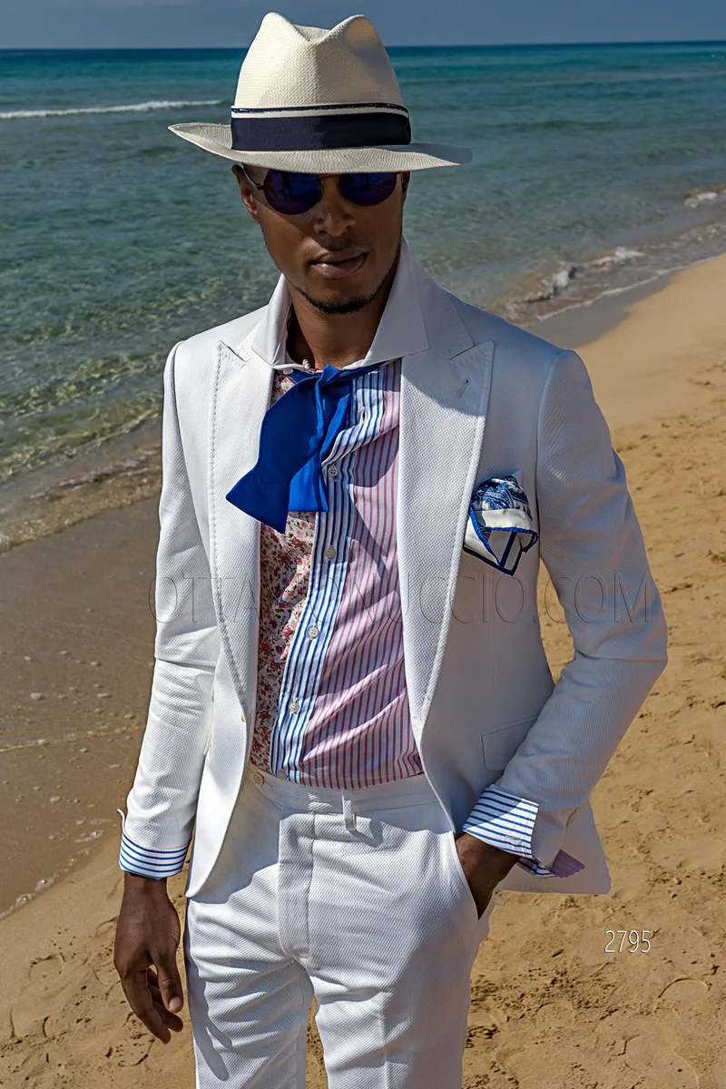 Abito cerimonia moderno in piquet bianco ideale per matrimonio in spiaggia 2