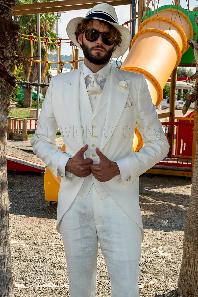 Demi-Tight completo di Gilet in lino bianco per un matrimonio total-white 1