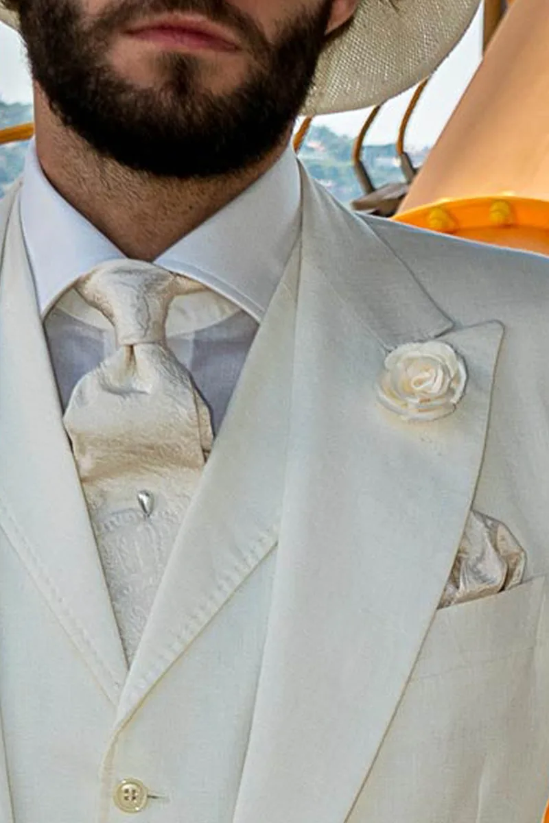 Demi-Tight completo di Gilet in lino bianco per un matrimonio total-white 3