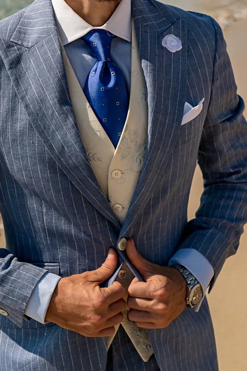 Abito elegante in lino azzurro gessato con riga diplomatica 2