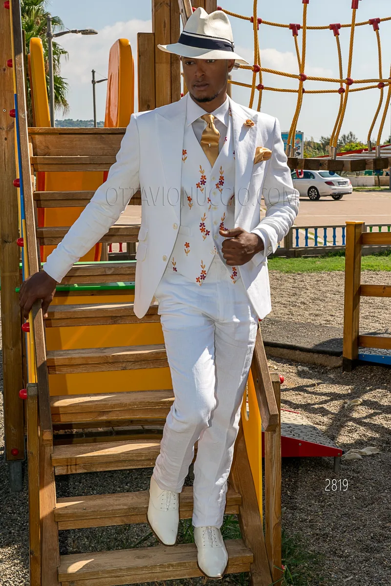 Abito da cerimonia in puro lino bianco stile hipster con gilet ricamato 1