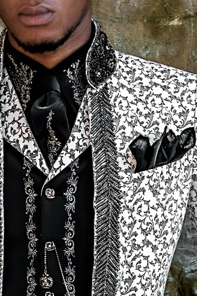 Abito per cerimonie gotiche damascato bianco e nero con passamaneria cristallo 3