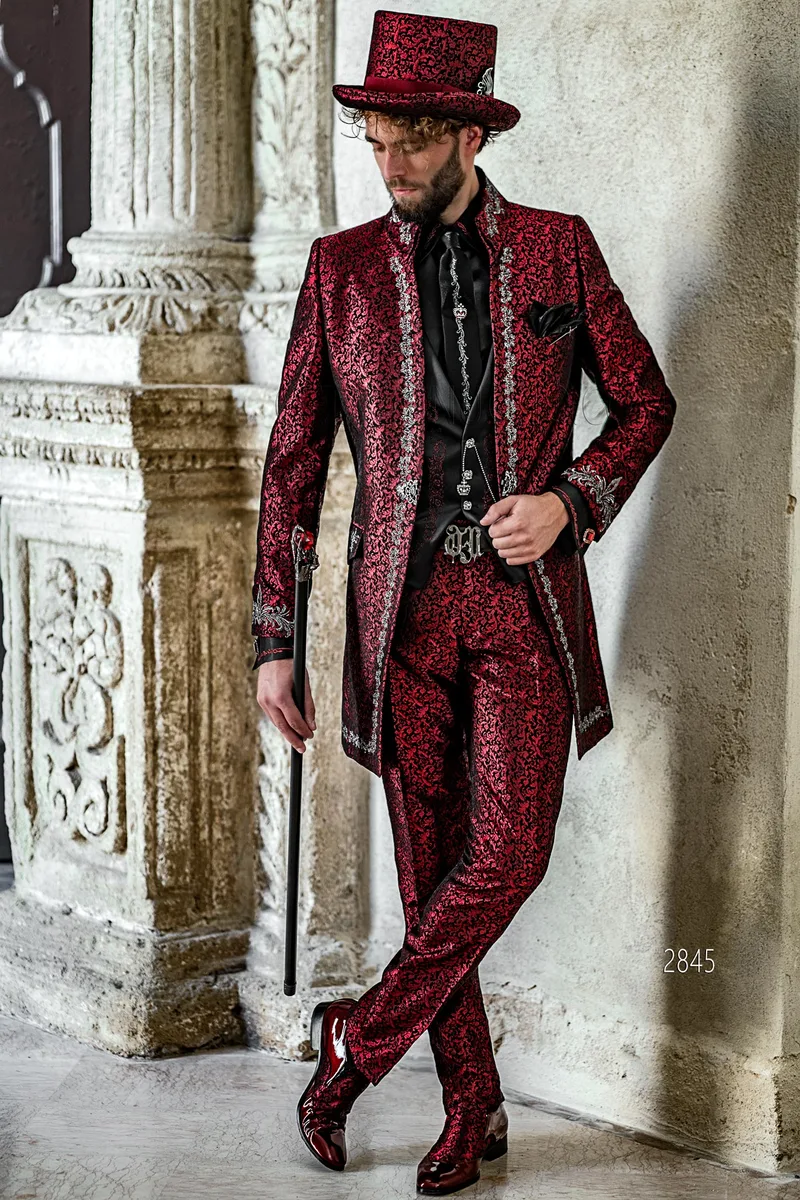 Abito per cerimonia stile gotico damascato rosso con ricamo argento – fi