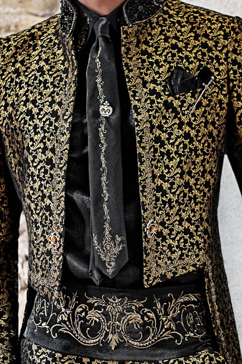 Frac coreana alta moda damascato nero e oro con ricamo gotico dorato 3